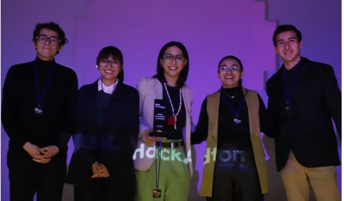 Equipo Camaleones, ganador de Mejor Planeación de Medios en HackAdton Puebla 2025
