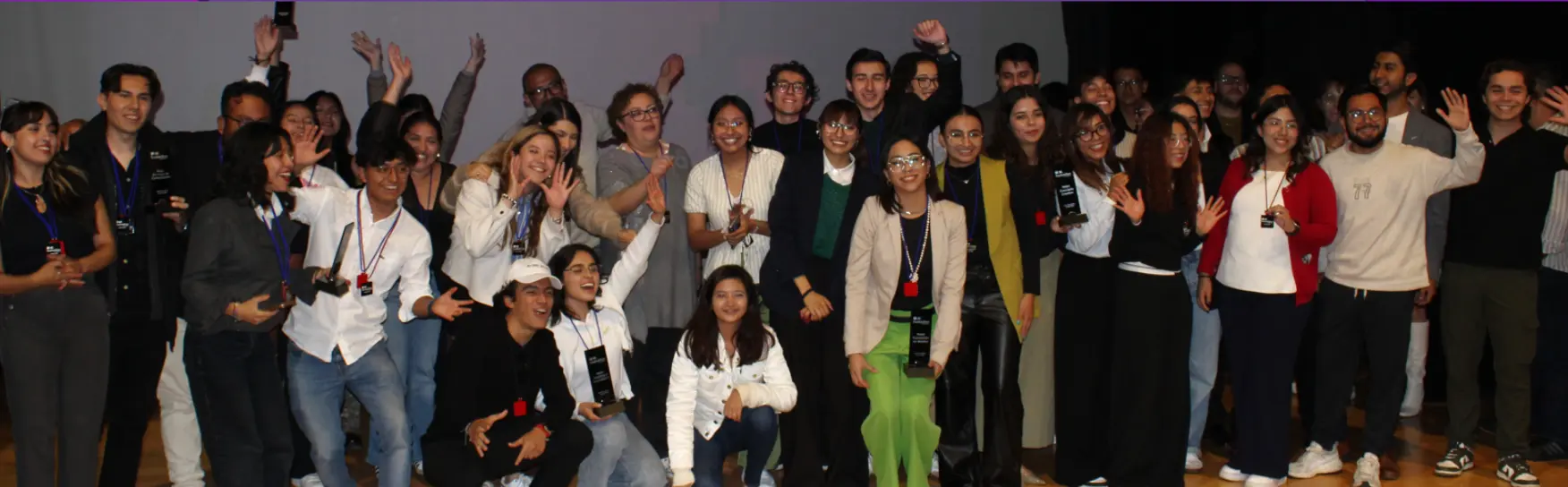 Foto grupal de ganadores HackAdton Puebla 2025