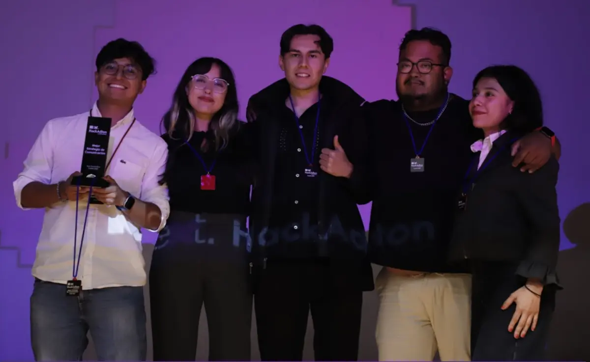 Equipo Thinkbusters, ganador de Mejor Estrategia de Comunicación en HackAdton Puebla 2025