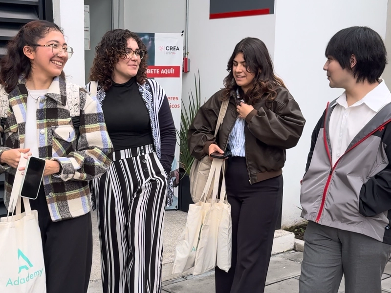 Pitch durante HackAdton Puebla 2025